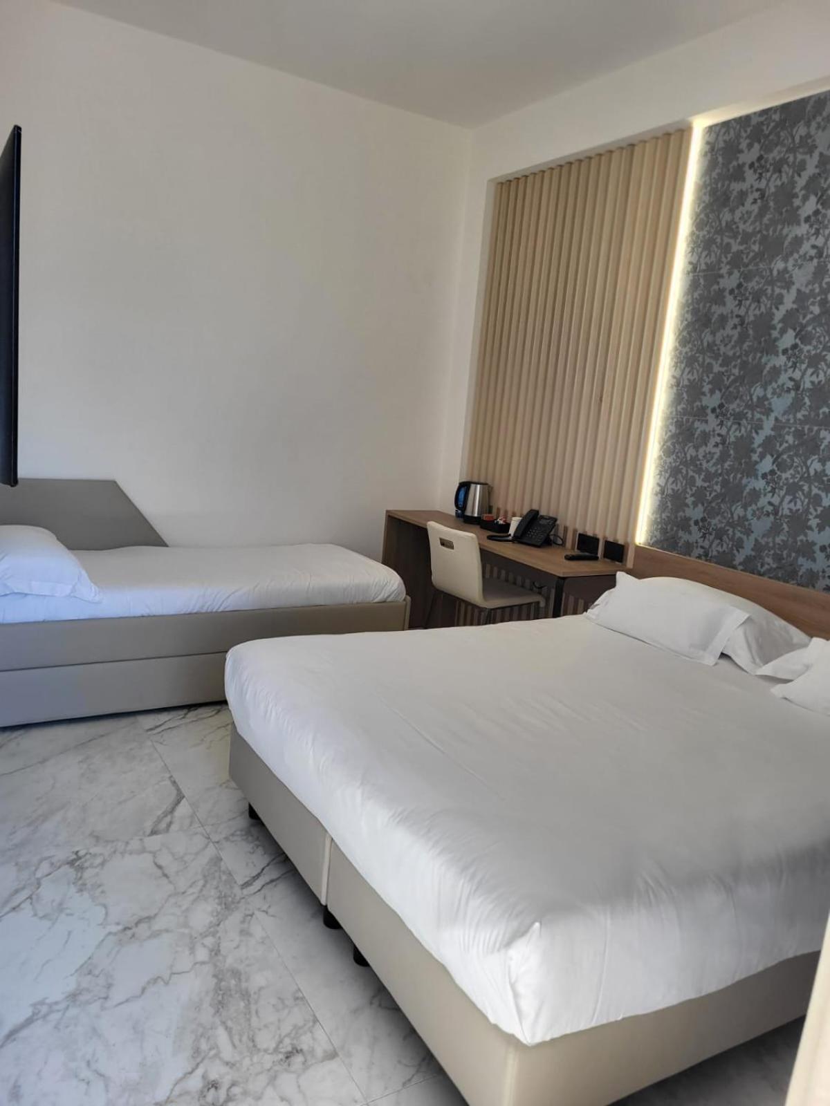 Hotel Maiuri Pompeï Buitenkant foto
